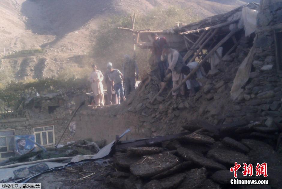 مصرع 9 أفراد وإصابة العشرات فى زلزال قوى ضرب افغانستان