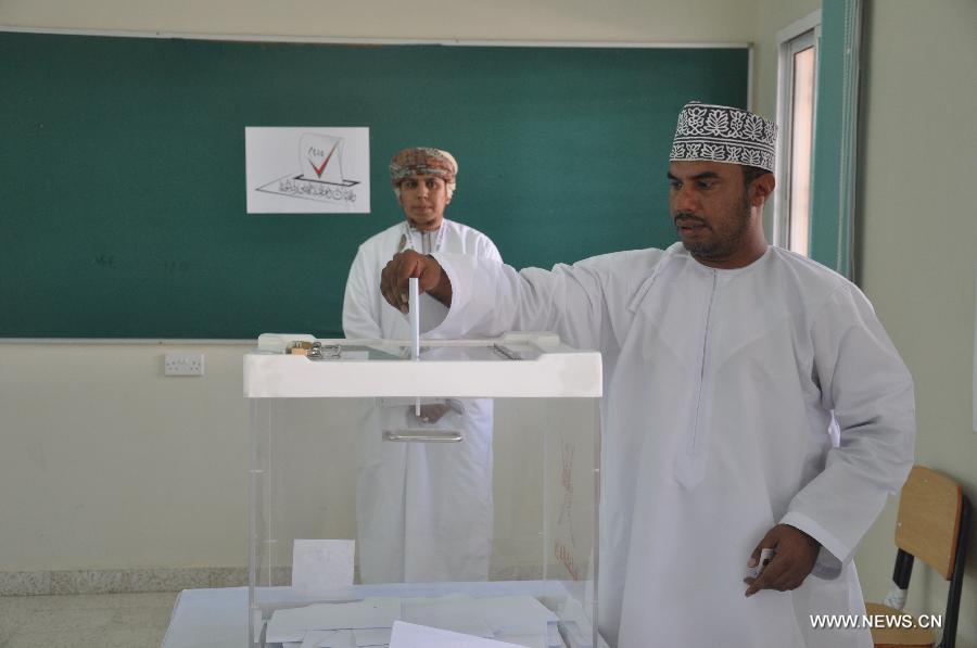 االعمانيون يختارون أعضاء مجلس الشورى لفترة جديدة بنسبة تصويت 57%