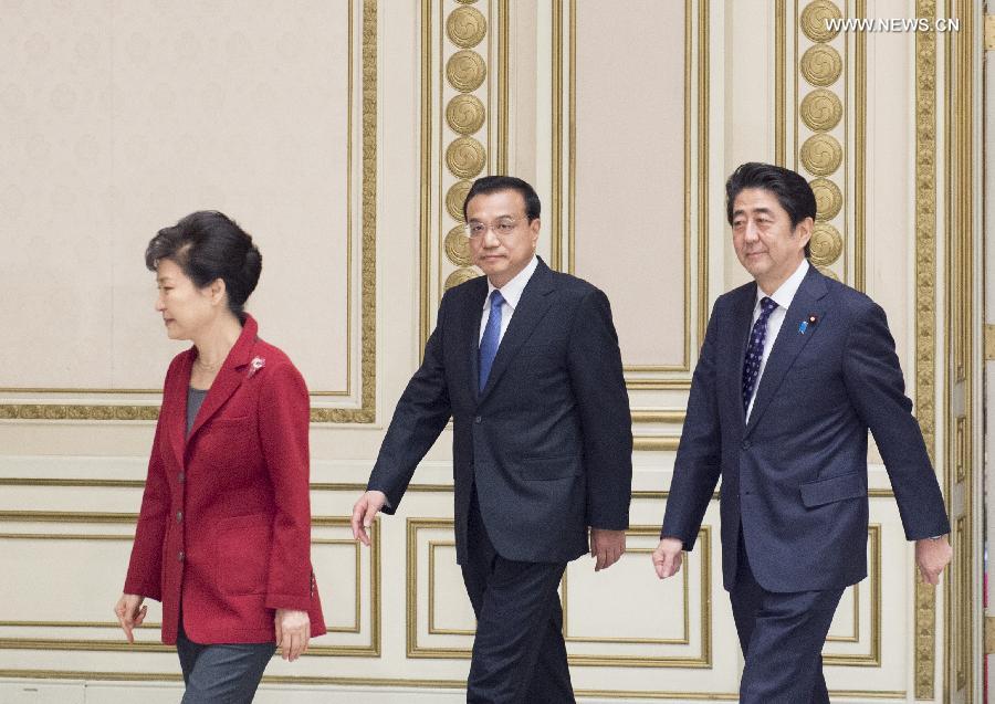 بدء أعمال القمة بين الصين واليابان وكوريا الجنوبية في سول