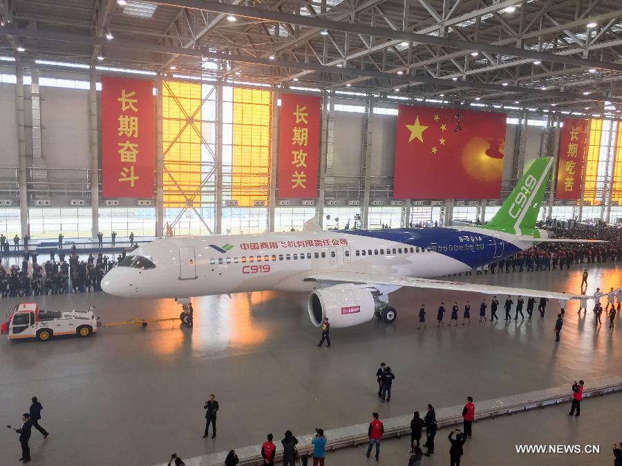 إنتاج أول طائرة ركاب كبيرة صينية الصنع