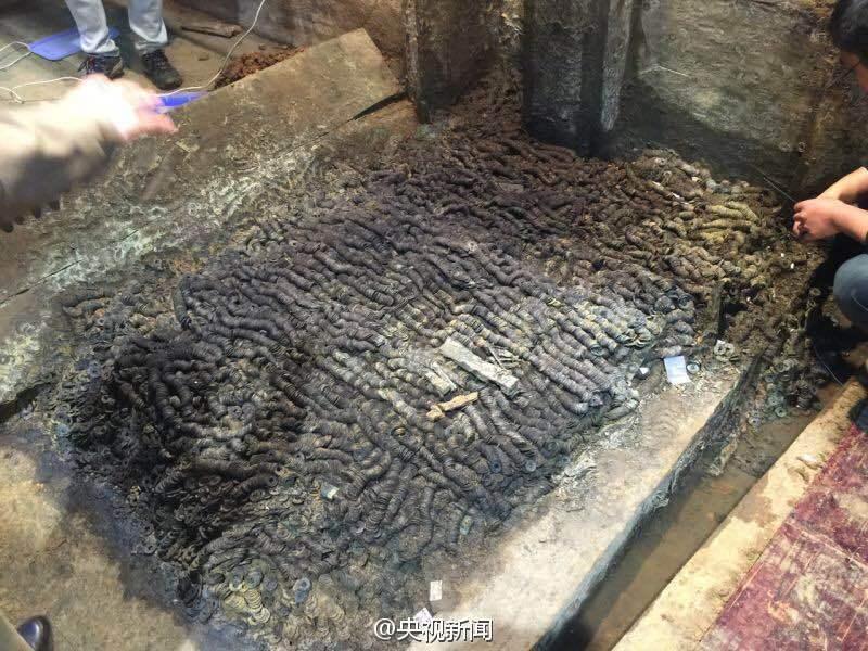 اكتشاف كمية هائلة من القطع النقدية بمقبرة قديمة فى الصين