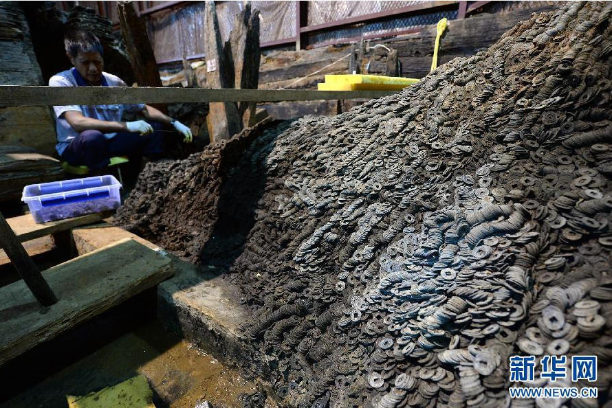 اكتشاف كمية هائلة من القطع النقدية بمقبرة قديمة فى الصين