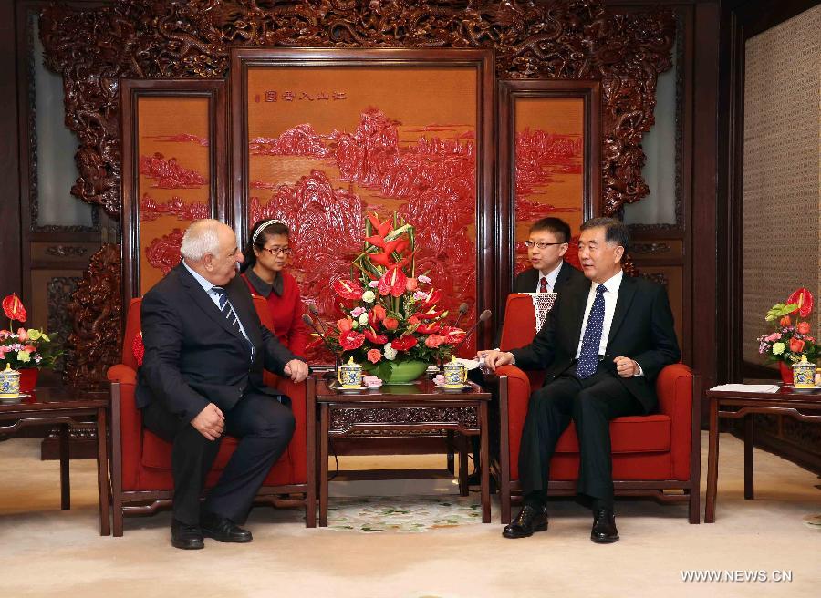 نائب رئيس مجلس الدولة الصيني يلتقى بنائب رئيس وزراء اذربيجان