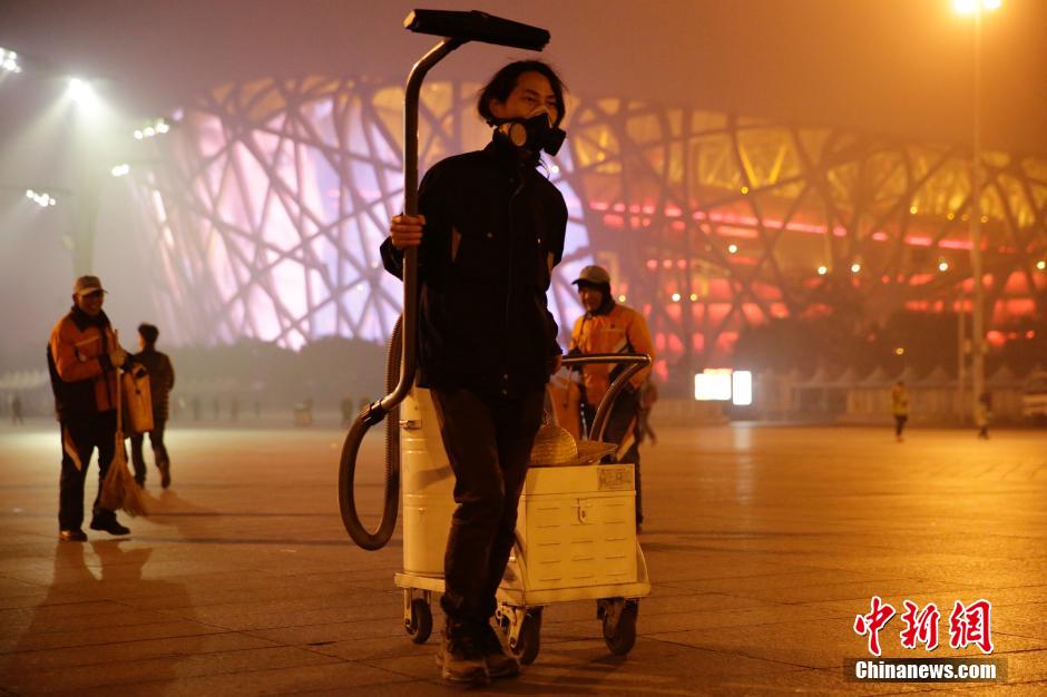 صيني يصنع طوبة من غبار الضباب الدخاني