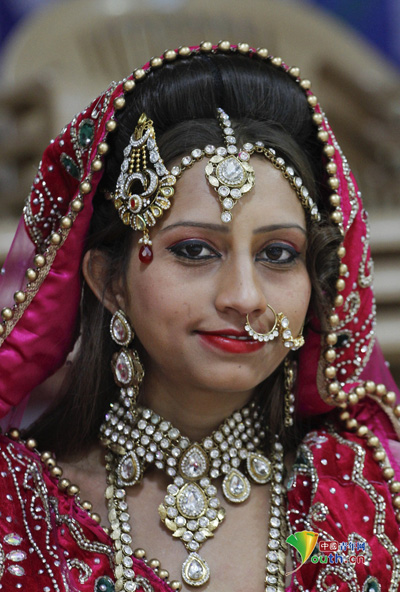 تاجر ألماس هندي يقيم حفل زفاف جماعيا ل151 زوج من العاشقين