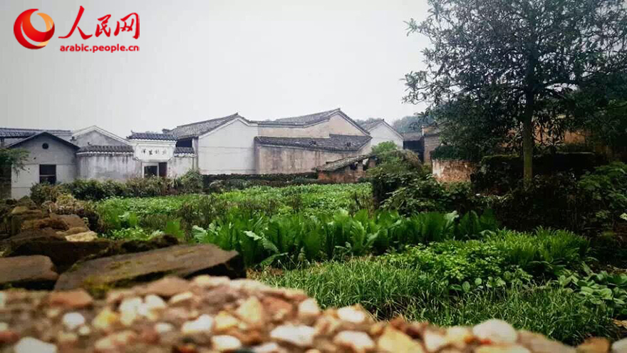 مراسلون أجانب يزورون أجمل قرى الصين القديمة