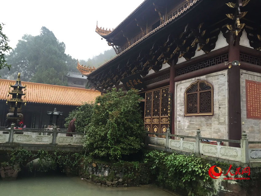 مراسلون أجانب: هذا هو أجمل معبد في الصين