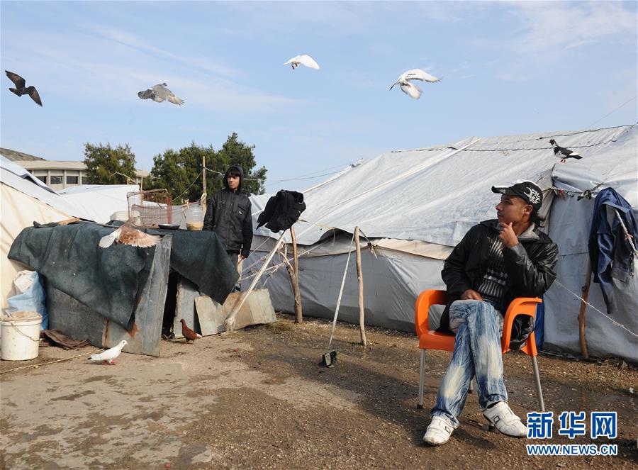 "المدينة الرياضية".. أكبر مخيم للاجئين في اللاذقية بسوريا