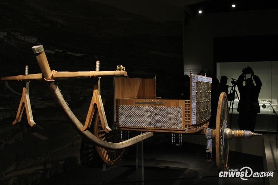 الكشف عن أفخر عربة صينية قديمة 