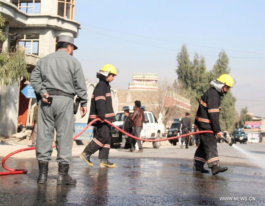 مصرع 12 شخصا وإصابة 13 في انفجار استهدف زعيما قبليا بأفغانستان