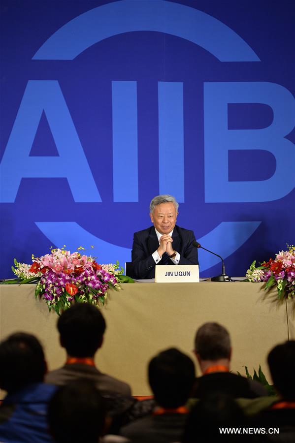 إقامة أول مؤتمر صحفي لبنك الاستثمار الآسيوي للبنية التحتية في بكين