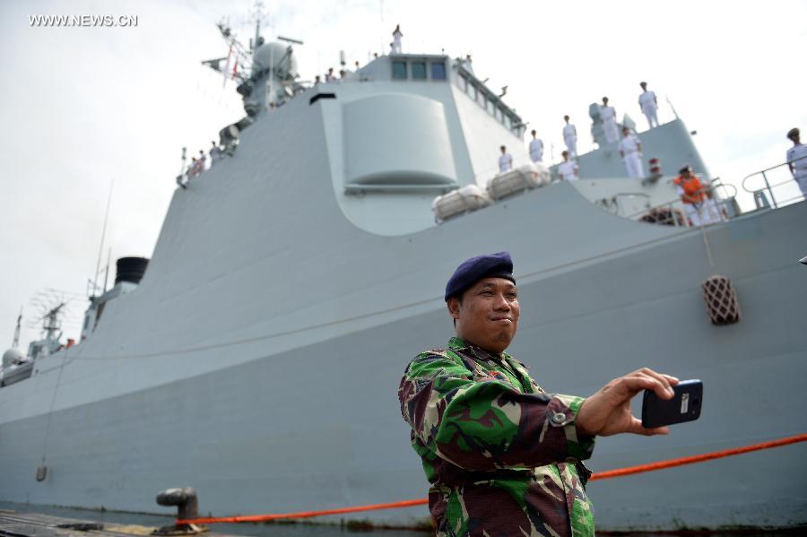 أسطول من البحرية الصينية يبدأ زيارة لإندونيسيا