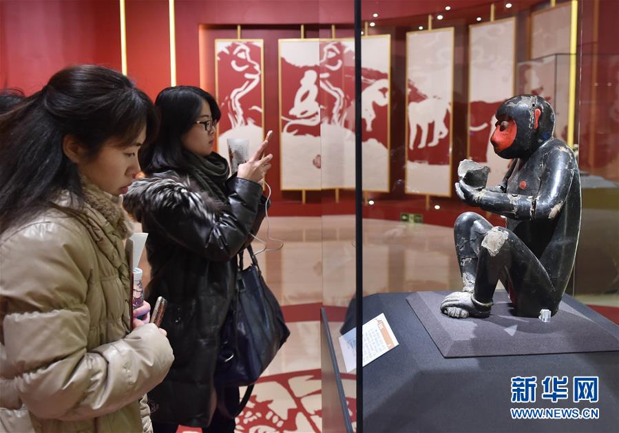 تنظيم معرض ثقافي لبرج ولادة القرد فى متحف العاصمة بكين