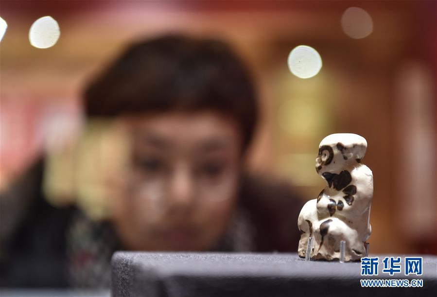 تنظيم معرض ثقافي لبرج ولادة القرد فى متحف العاصمة بكين