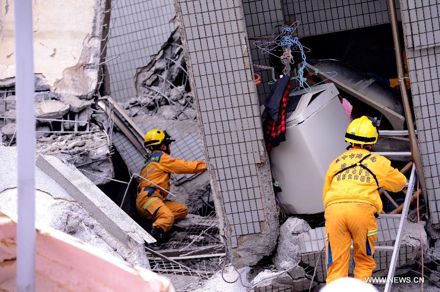مقتل 14 وإصابة المئات في زلزال تايوان