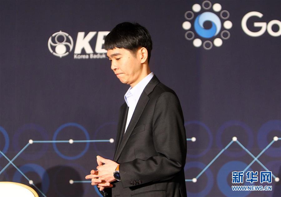 روبوت جوجل AlphaGo يهزم بطل العالم في لعبة Go