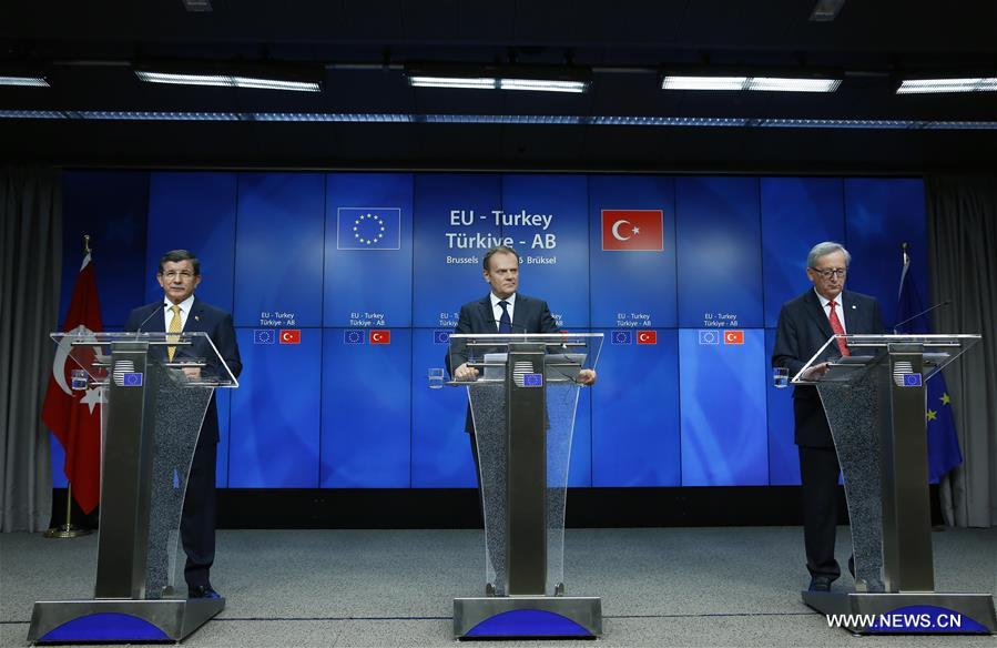 توسك: موافقة الاتحاد الأوروبي وتركيا بالاجماع على الاتفاق بشأن الهجرة