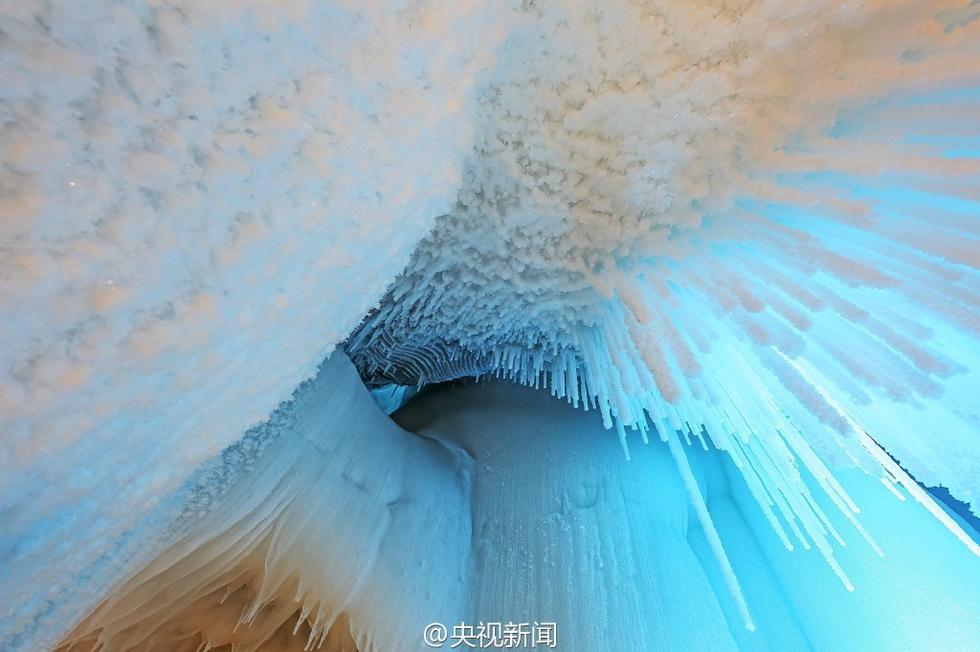 الكشف عن أكبر كهف جليدي فى الصين