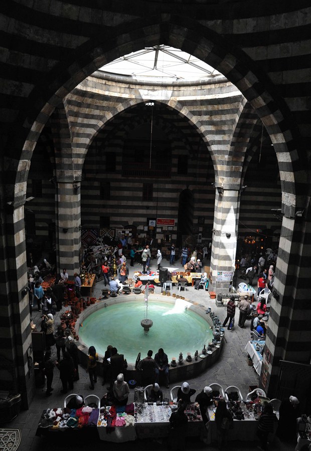 معرض الحرف اليدوية الأول في دمشق