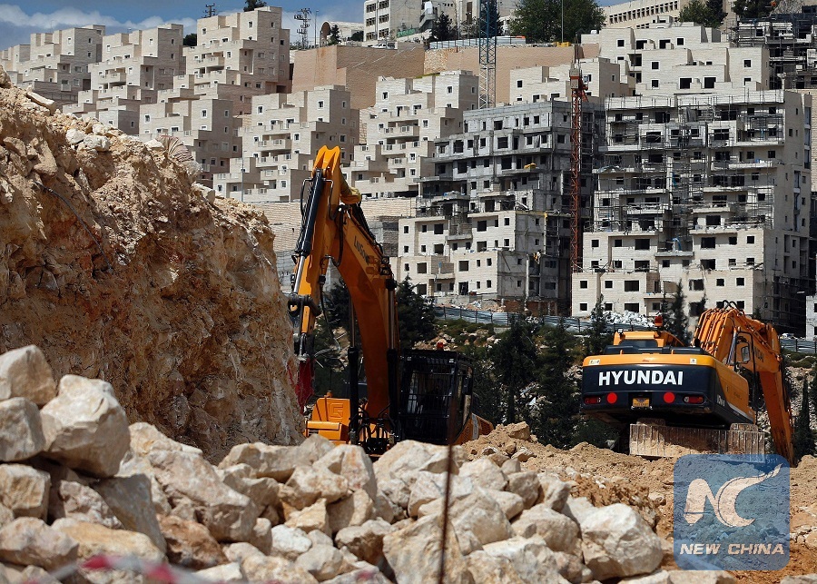 عريقات: موافقة نتنياهو على بناء مستوطنات في الضفة الغربية 