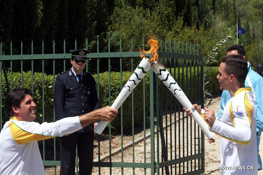 أولمبياد ريو: انطلاق نقل الشعلة في أوليمبيا اليونانية