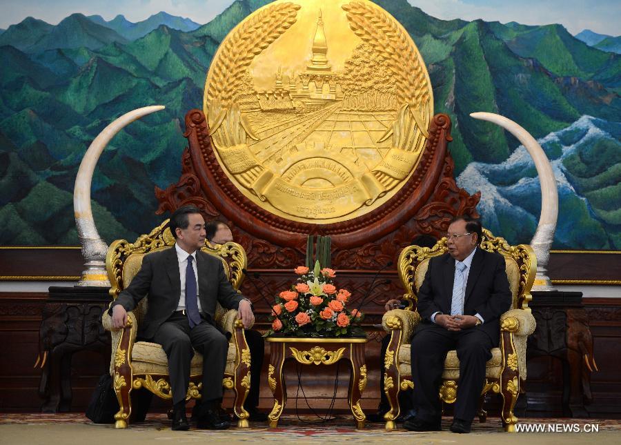 لاوس والصين تتعهدان بتعزيز العلاقات الثنائية
