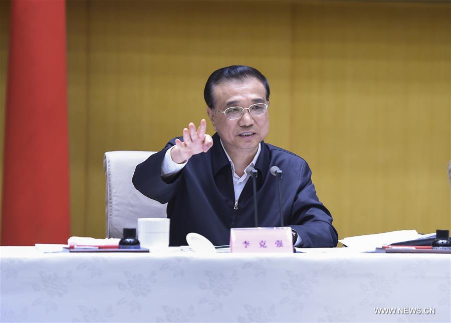 تقرير أخباري: رئيس مجلس الدولة الصيني يحث على تنظيم الحوكمة لتحفيز الاقتصاد