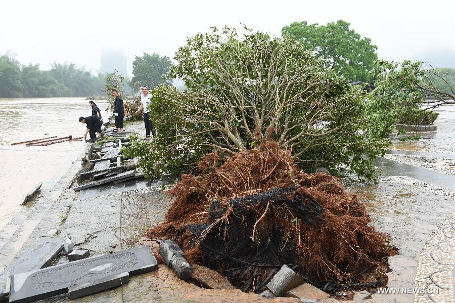 مصرع 59 شخصا وفقدان 13 فى فيضانات فى الصين
