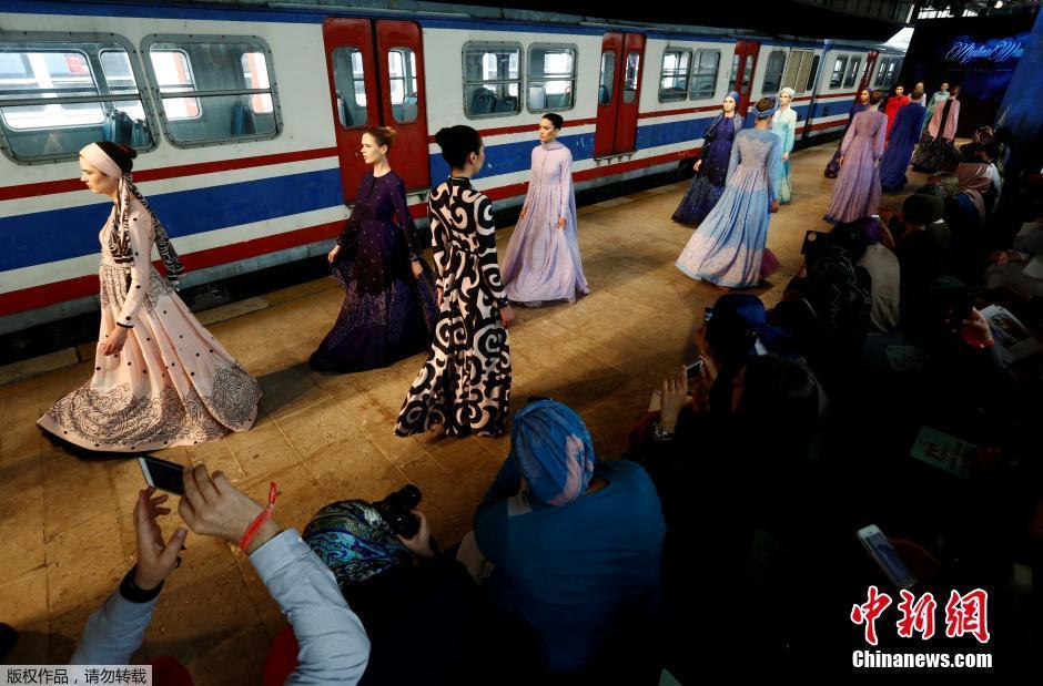 معرض لأزياء المسلمات يقام في تركيا 