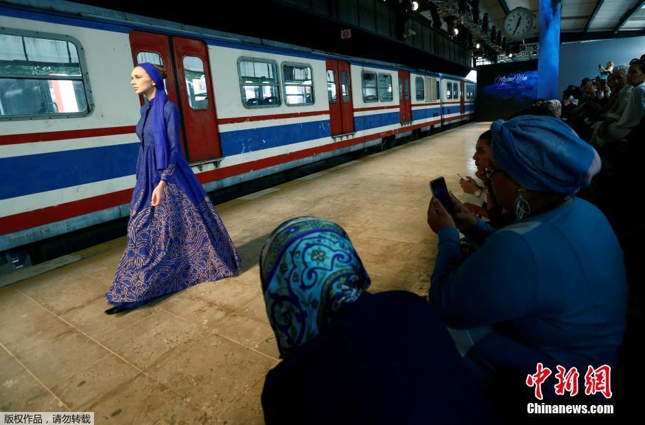 معرض لأزياء المسلمات يقام في تركيا 