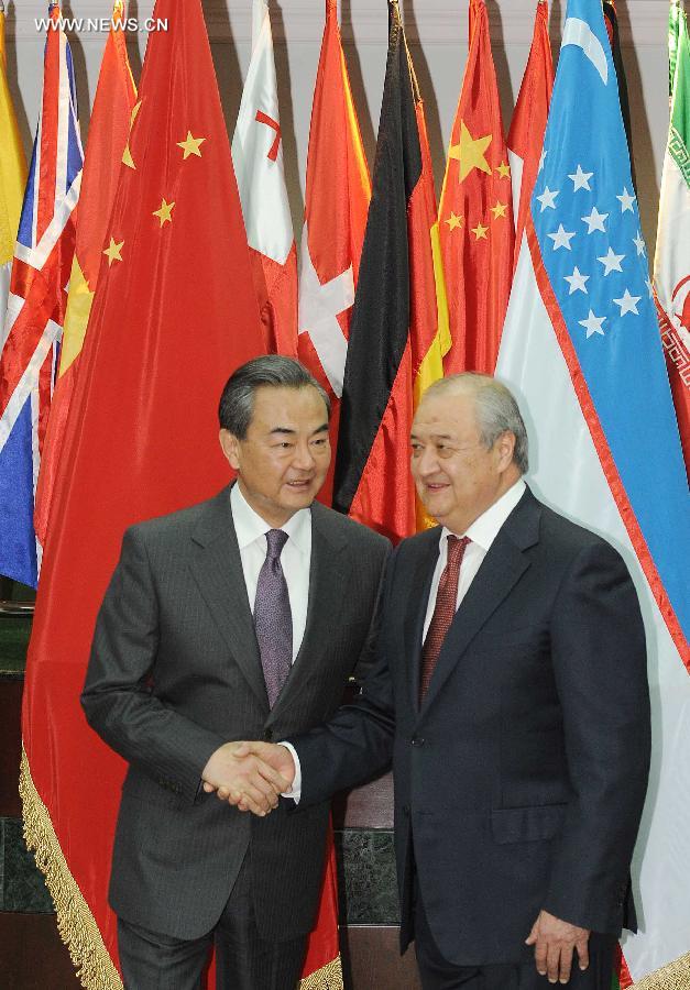 وزيرا خارجية الصين واوزبكستان يبحثان العلاقات الثنائية