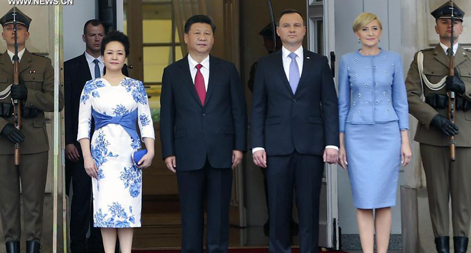 الصين وبولندا ترفعان العلاقات إلى مستوى الشراكة الاستراتيجية الشاملة