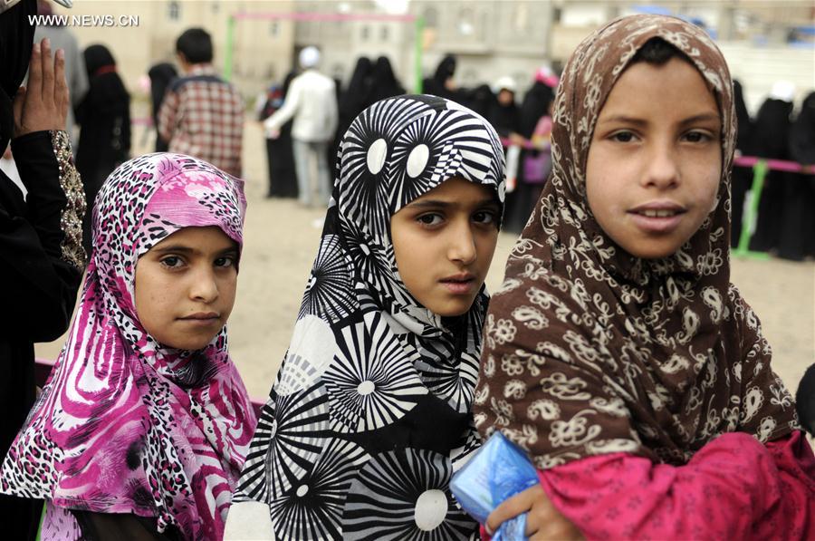 توزيع وجبات إفطار لأكثر من 2000 عائلة متضررة باليمن