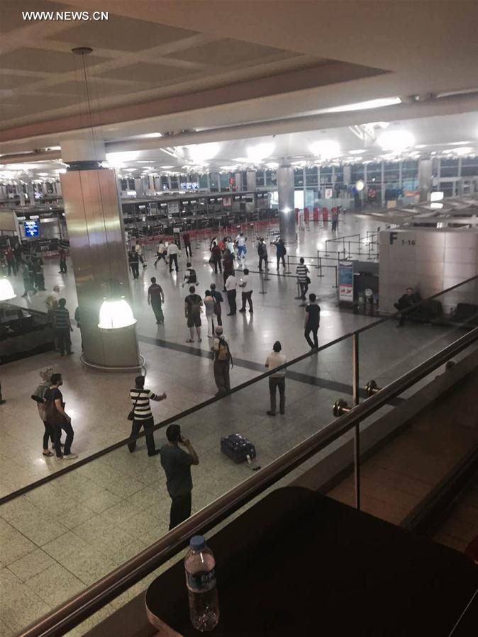 عاجل جدا: مسؤول: مقتل 31 شخصا على الأقل وإصابة 147 آخرين في التفجيرات الإرهابية بمطار اتاتورك
