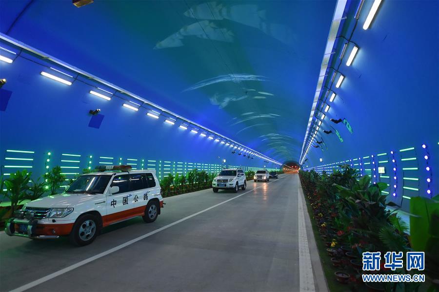 بدء التشغيل الرسمي لأطول نفق طريق سريع يقع على هضبة في الصين