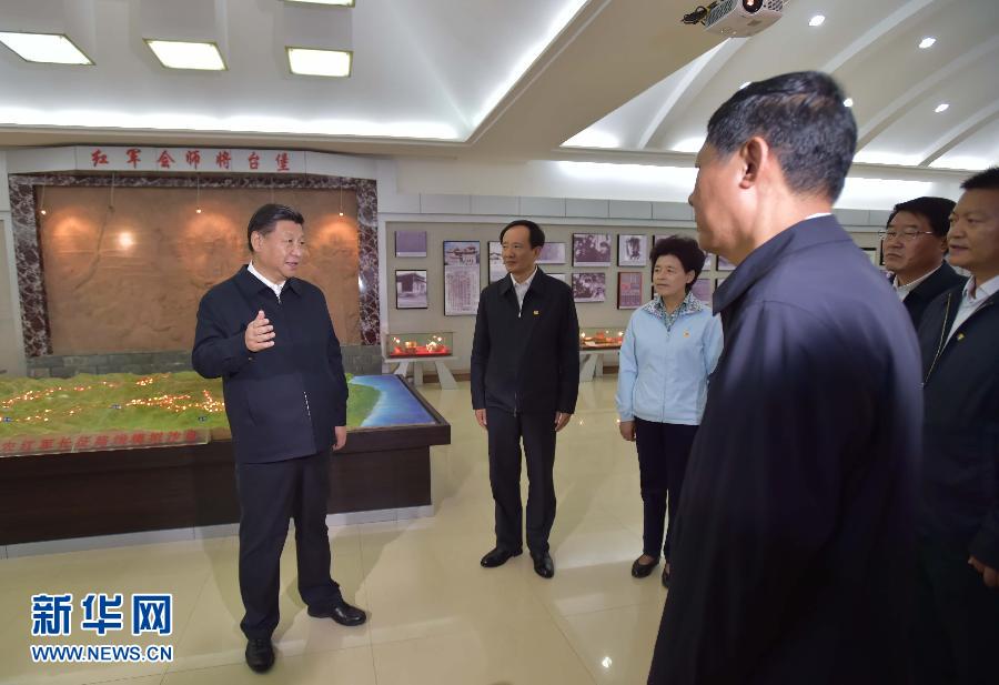 الرئيس شي يحث على تنمية شاملة خلال جولته في نينغشيا