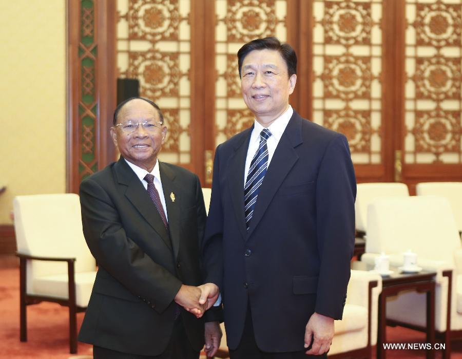 نائب الرئيس الصيني يلتقي مع رئيس الجمعية الوطنية الكمبودية