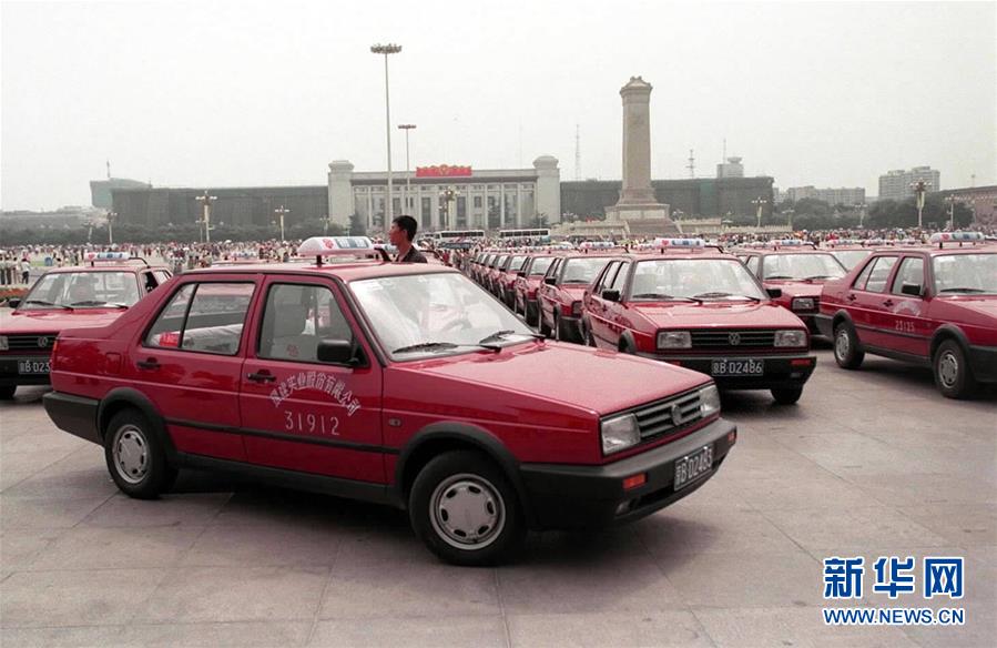  نظرة على تاريخ تطور سيارات الأجرة في الصين