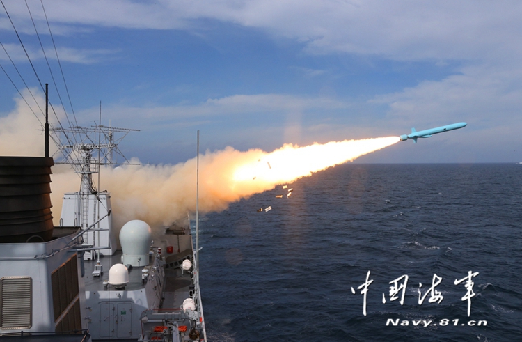 بفيديو: الأساطيل الثلاثة التابعة للبحرية الصينية تجري تدريبات في بحر الصين الشرقي