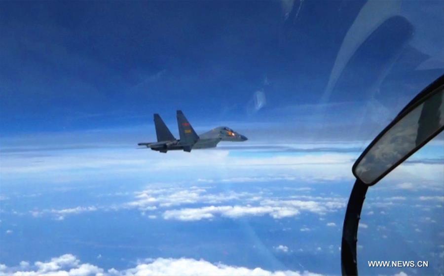 طائرات من القوات الجوية الصينية تتفقد بحر الصين الجنوبي
