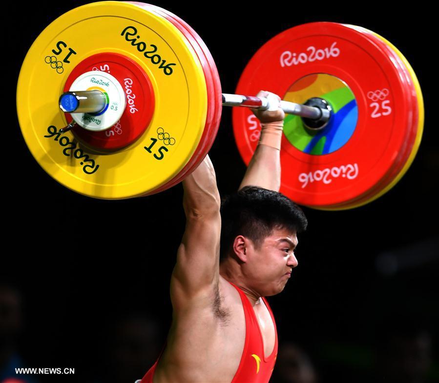 الرباع الصيني لونغ يحطم الرقم القياسي العالمي ويفوز بذهبية أولمبية