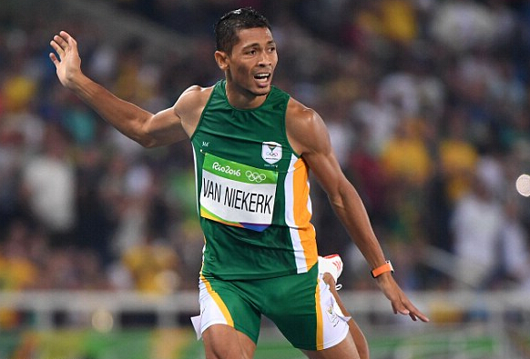 الجنوب أفريقي نيكيرك يفوز بذهبية سباق 400م رجال محطما الرقم القياسي العالمي