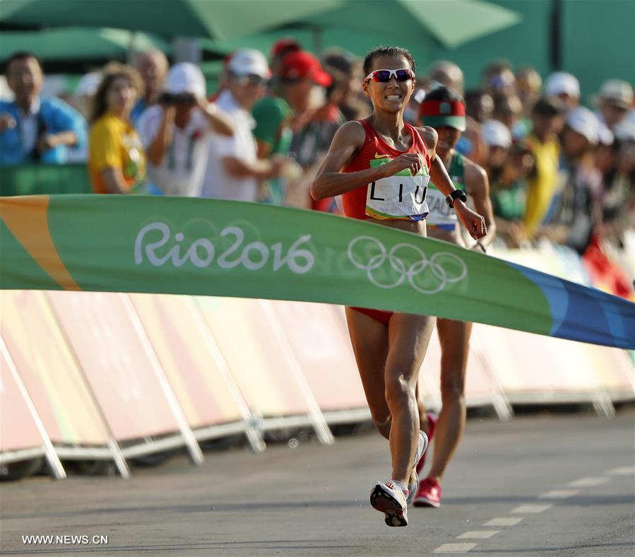 ليو هونغ فازت بذهبية سباق المشي لمسافة 20 كلم