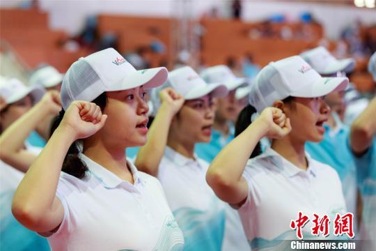 هانغتشو: متطوعون يؤدين اليمين لخدمة قمة العشرين