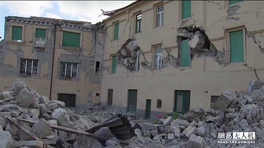 لقطات جوية من وسط ايطاليا بعد الزلزال