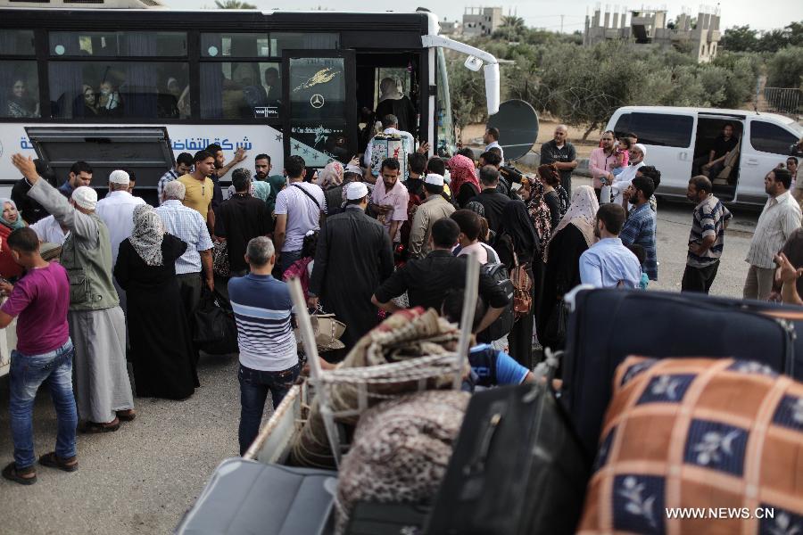 مصر تفتح معبر رفح الحدودي مع غزة للسفر في كلا الاتجاهين لأول مرة منذ شهرين