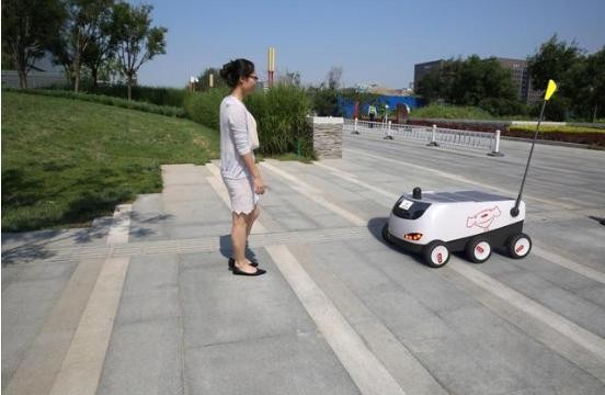 عملاق التجارة الالكترونية في الصين يطور مركبات ذاتية القيادة لتوصيل الطرود