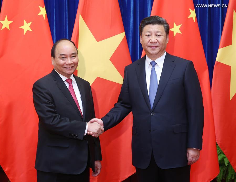 شي يحث الصين وفيتنام على حل قضية بحر الصين الجنوبي من خلال التشاور