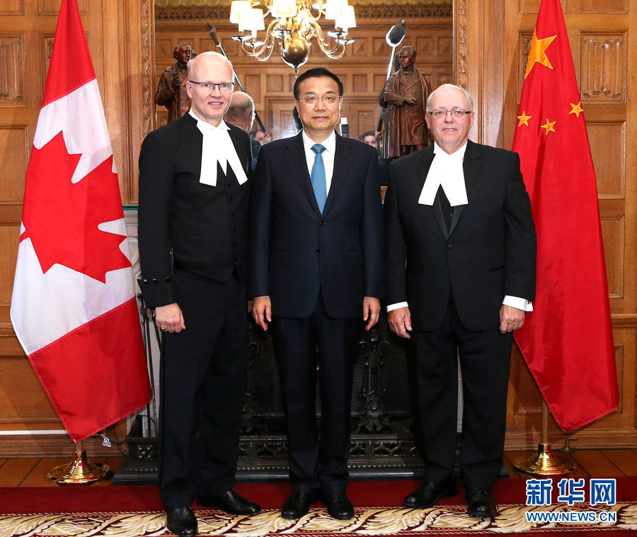 رئيس مجلس الدولة لي كه تشيانغ: الصين مستعدة لتوسيع التعاون مع كندا