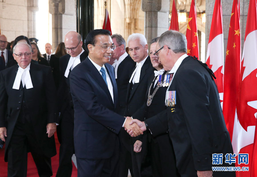 رئيس مجلس الدولة لي كه تشيانغ: الصين مستعدة لتوسيع التعاون مع كندا
